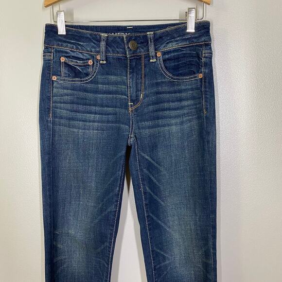 American Eagle Straight Leg Super Stretch Jeans Womens Size 2 - Picture 2 of 6